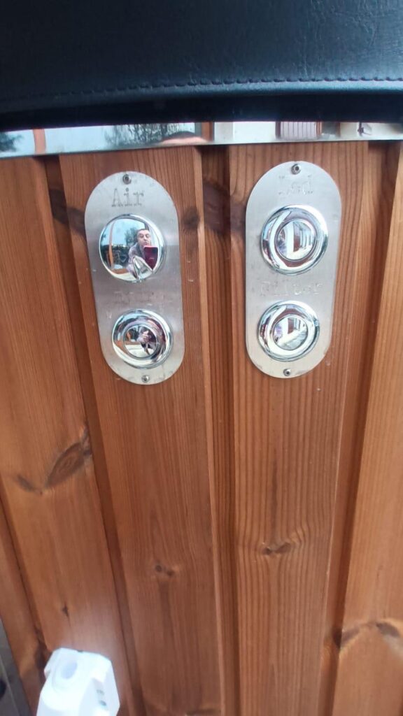 bouton de nos bains nordiques