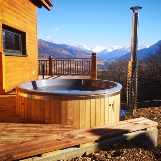 bain nordique avec vue sur la montagne