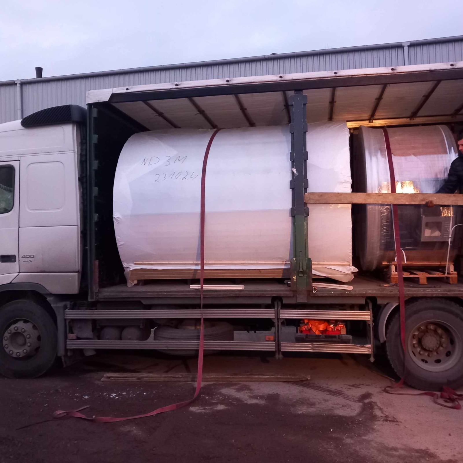 Livraison d'un bain nordique par camion